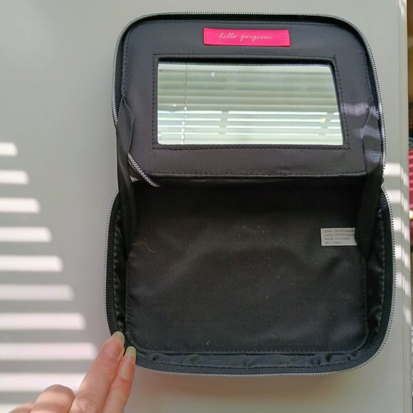 BARE MINERALS MAKE-UP CASE-BLACK W/SILVER HARDWARE-7 1/2 X 5 1/2-EXCELLENT COND - Picture 2 of 2